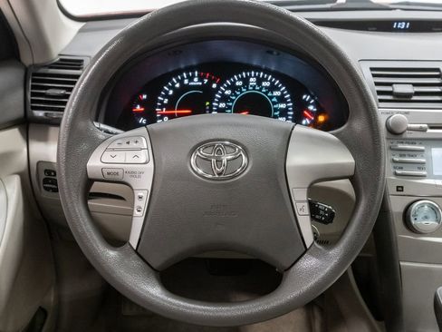 Used 2009 Toyota Camry LE FWD image 11