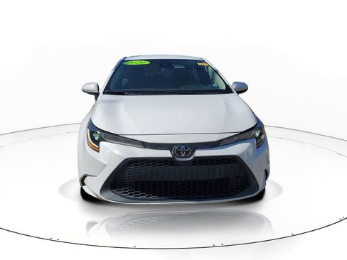 Used 2020 Toyota Corolla LE FWD image 2
