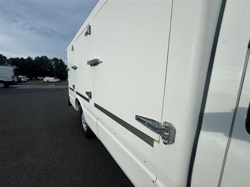 Used 2014 Chevrolet Express 3500 image 21