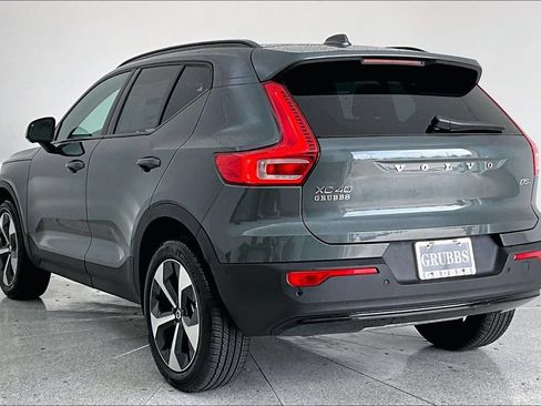 New 2026 Volvo XC40 B5 Plus w/ Climate Package AWD/4WD image 4