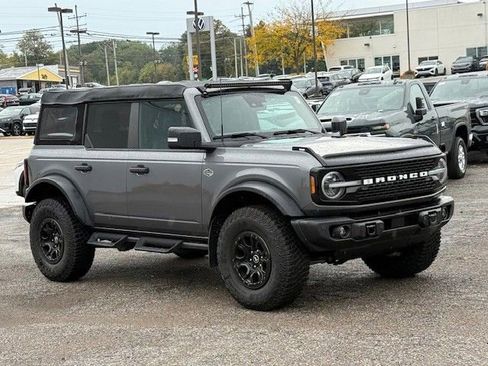 Used 2023 Ford Bronco Wildtrak image 2