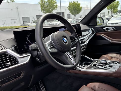 Used 2026 BMW X7 M60i AWD/4WD image 16