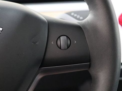 Used 2024 Tesla Model Y Long Range RWD image 21
