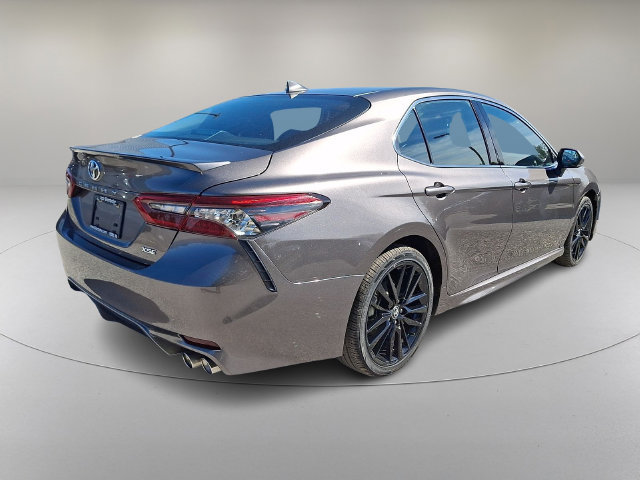 Used 2024 Toyota Camry XSE FWD image 6