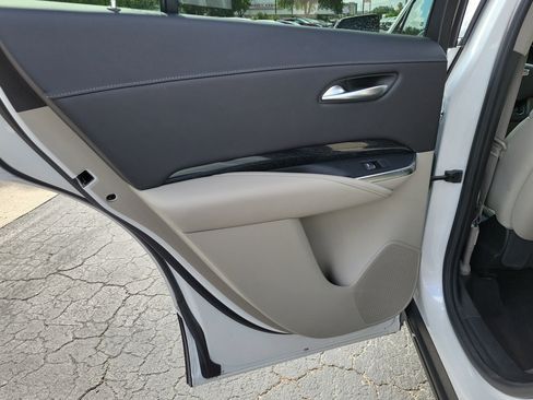 Used 2023 Cadillac XT4 Premium Luxury w/ Enhanced Visibility Package FWD image 12