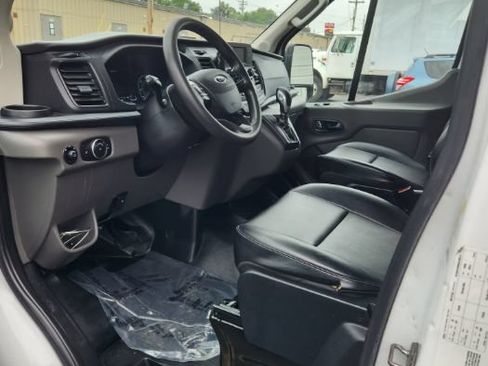 Used 2022 Ford Transit 350 DRW RWD image 17