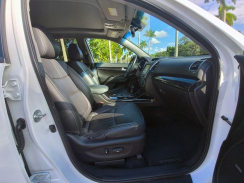 Used 2015 Kia Sorento EX w/ EX V6 Touring Package image 37