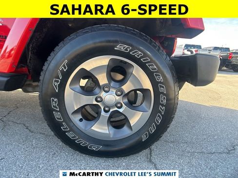 Used 2018 Jeep Wrangler Unlimited Sahara w/ Dual Top Group image 15