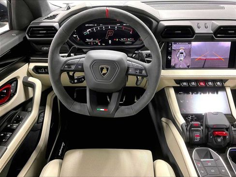 Used 2025 Lamborghini Urus SE image 16