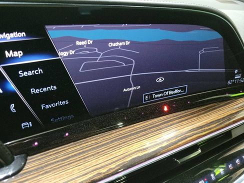 Used 2021 Cadillac Escalade Premium Luxury AWD/4WD image 34