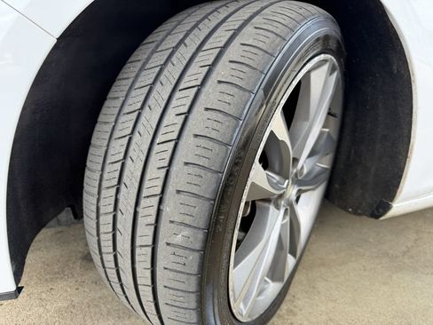 Used 2020 Chevrolet Malibu Premier FWD image 17