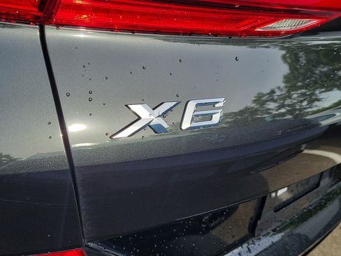 Used 2025 BMW X6 xDrive40i w/ Executive Package AWD/4WD image 5