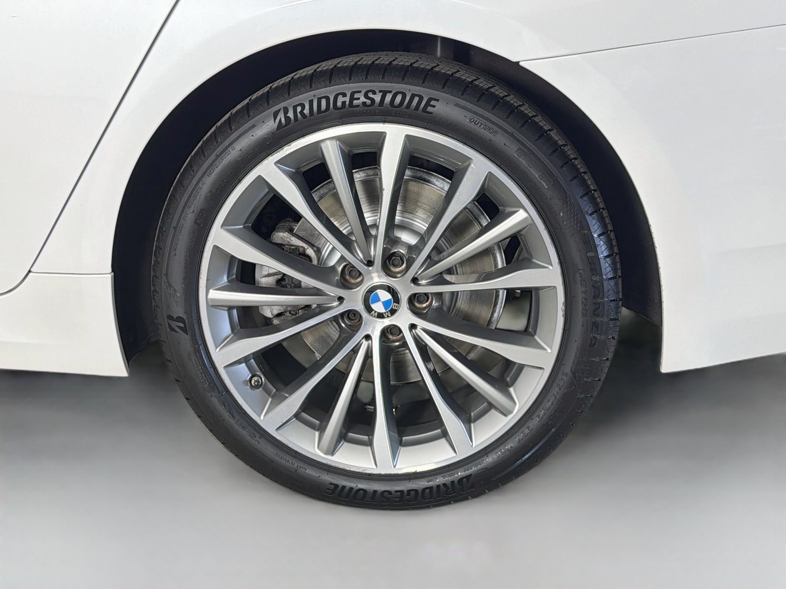 Used 2023 BMW 530i w/ Convenience Package RWD image 32