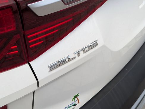 Certified 2021 Kia Seltos EX image 93