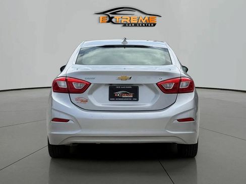Used 2017 Chevrolet Cruze LT FWD image 5