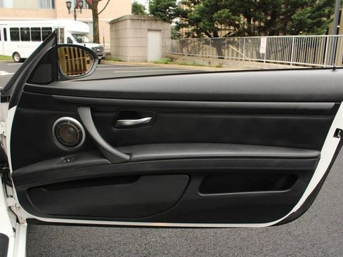 Used 2011 BMW M3 Convertible RWD image 27