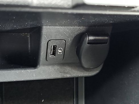 Used 2019 Nissan Rogue SL w/ Premium Package image 30