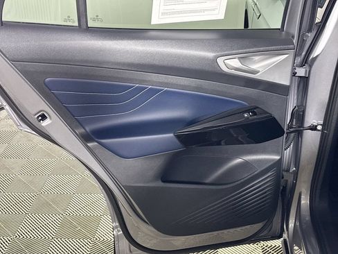 Certified 2025 Volkswagen ID.4 Pro S AWD/4WD image 21
