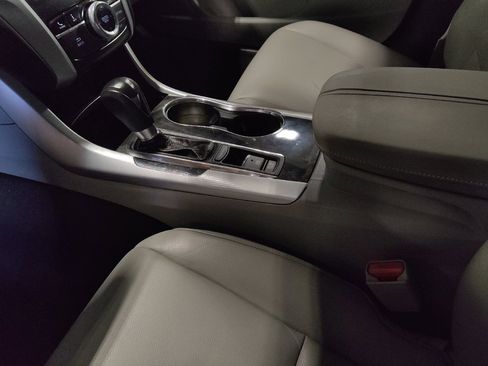 Used 2019 Acura TLX image 26