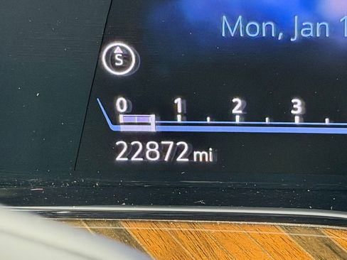 Used 2024 Cadillac Escalade Premium Luxury Platinum image 19