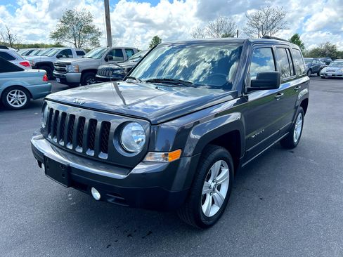 Used 2014 Jeep Patriot Latitude image 2