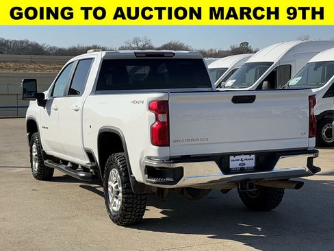 Used 2022 Chevrolet Silverado 2500 LT w/ Convenience Package image 4