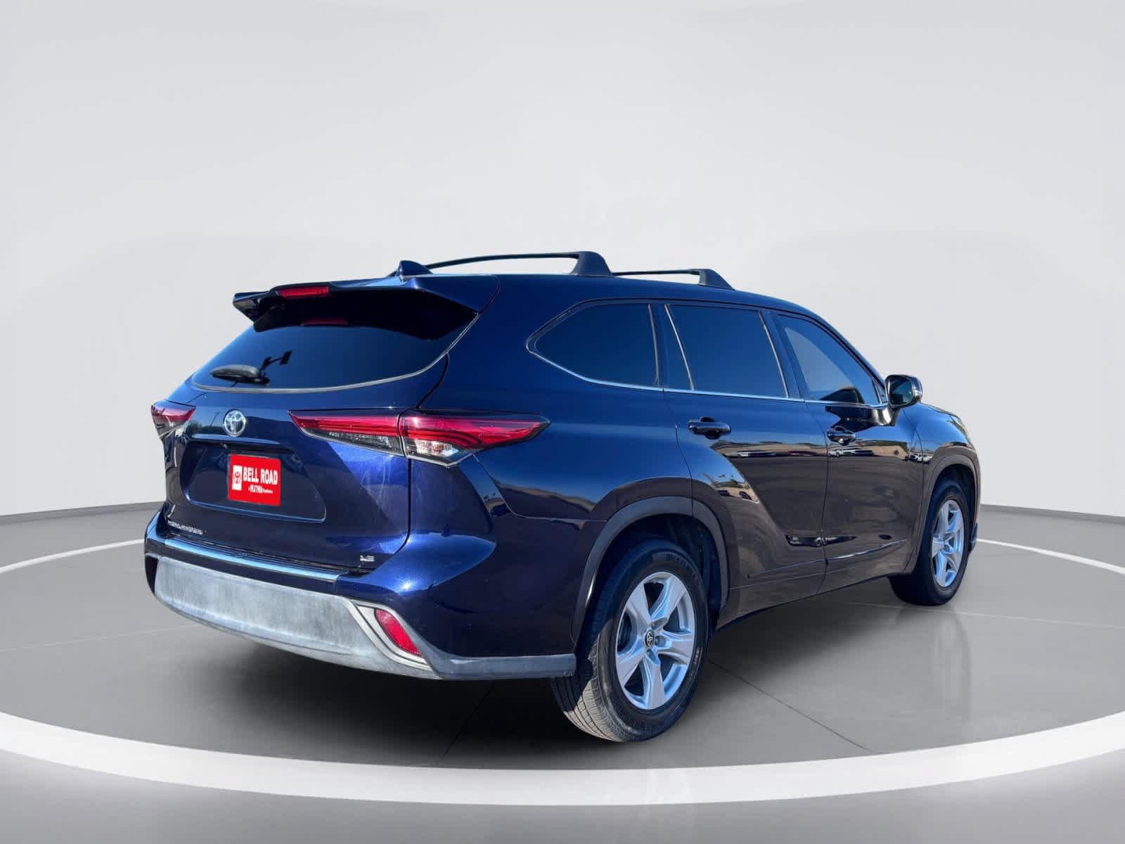 Used 2021 Toyota Highlander LE FWD image 8