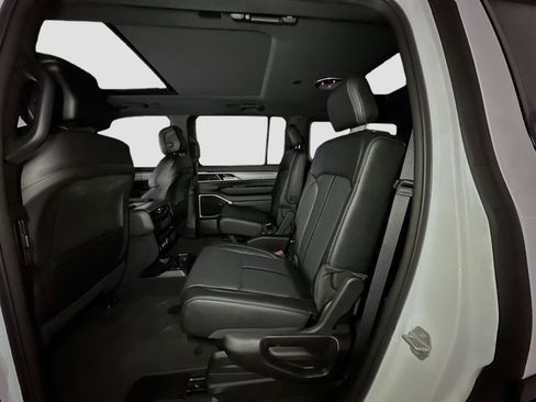 New 2026 Jeep Grand Wagoneer Limited image 15