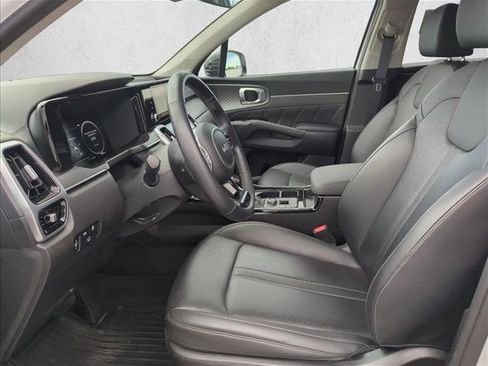 Used 2023 Kia Sorento SX AWD/4WD image 11