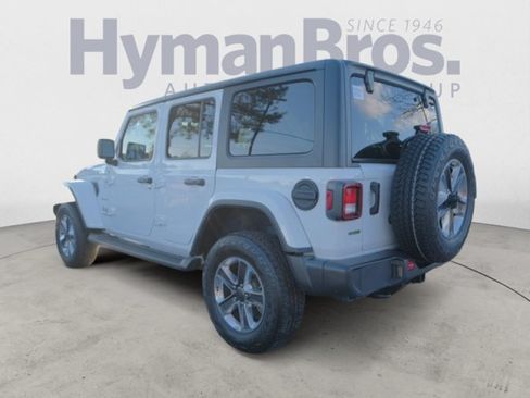Used 2020 Jeep Wrangler Unlimited Sahara AWD/4WD image 5