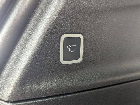 Used 2020 Chrysler Pacifica Touring-L w/ Advanced Safetytec Group image 27