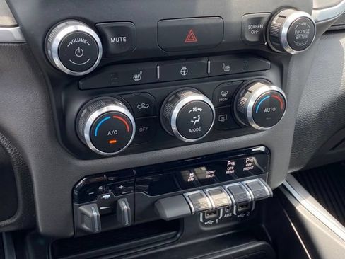 Used 2021 RAM 1500 Big Horn AWD/4WD image 19