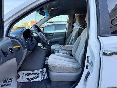 Used 2011 Kia Sedona EX FWD image 10