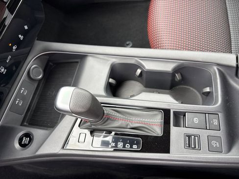 New 2026 Nissan Sentra SR w/ Floor Mat Package FWD image 21