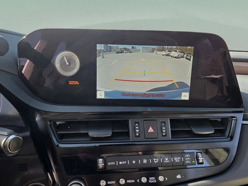 Used 2025 Lexus ES 350 w/ Premium Package image 17