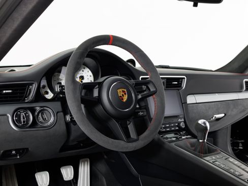Used 2018 Porsche 911 GT3 RWD image 18