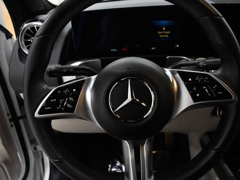 Certified 2024 Mercedes-Benz GLB 250 4MATIC image 28