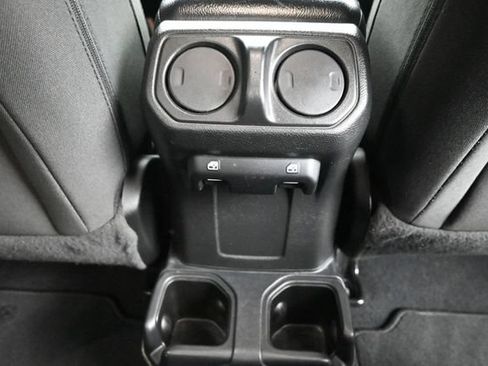Used 2021 Jeep Gladiator Sport AWD/4WD image 15