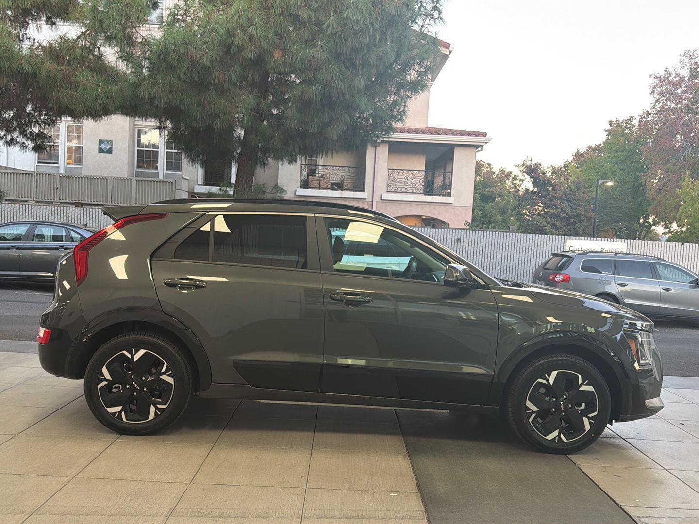 Used 2024 Kia Niro Wind FWD image 6