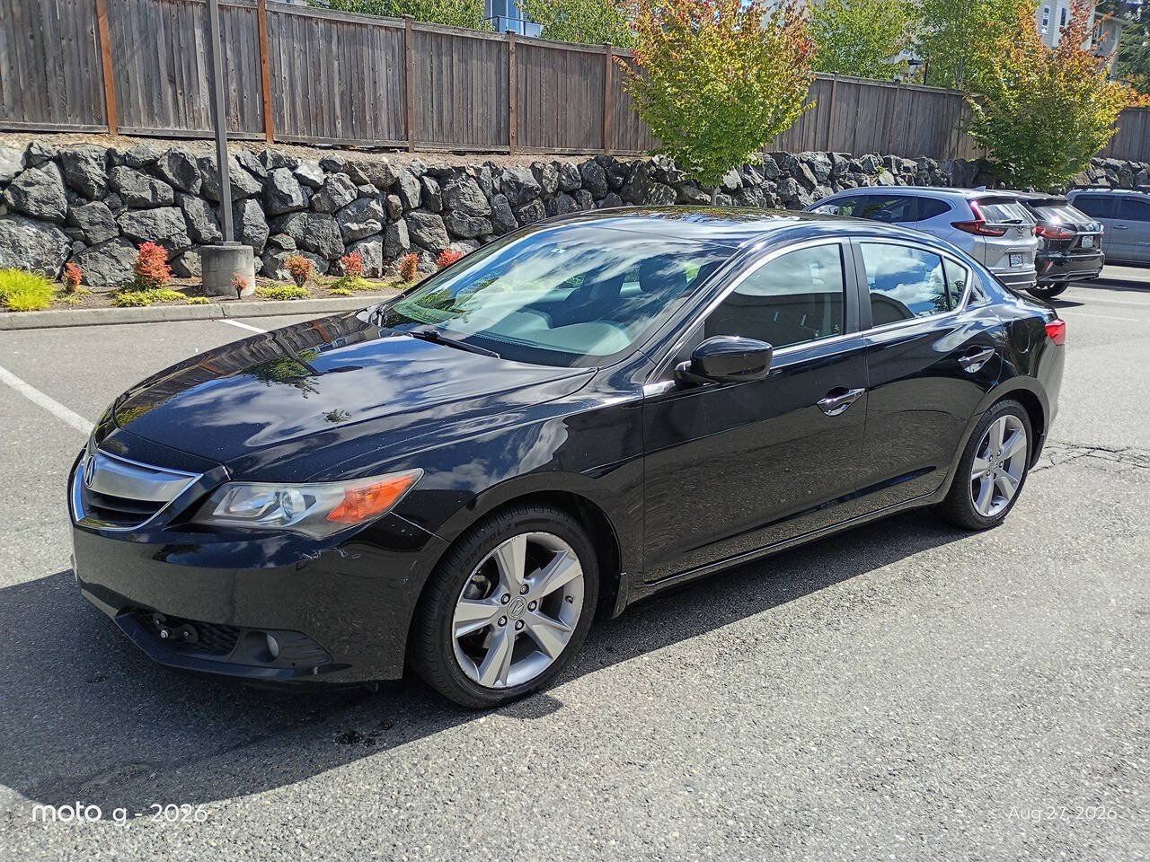 Used 2014 Acura ILX w/ Premium Package FWD image 2