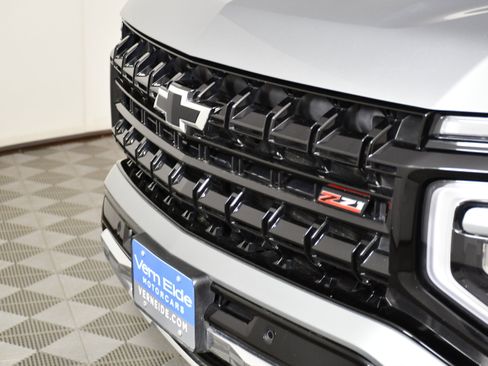 Used 2025 Chevrolet Tahoe Z71 image 11