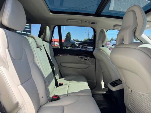 Used 2016 Volvo XC90 T6 Momentum w/ Protection Package Plus AWD/4WD image 17