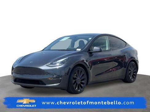 Used 2024 Tesla Model Y Performance AWD/4WD image 1