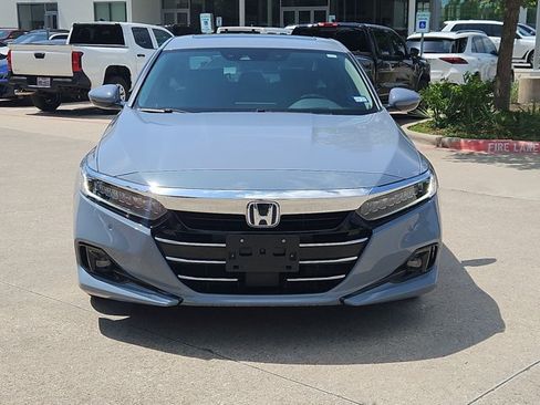 Used 2021 Honda Accord Touring image 2