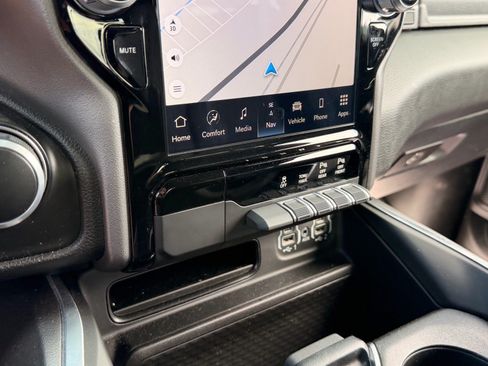 Used 2024 RAM 1500 Big Horn AWD/4WD image 18