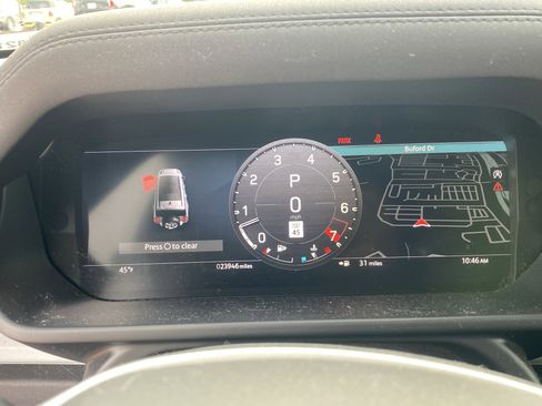 Used 2023 Land Rover Defender 130 X-Dynamic SE image 12