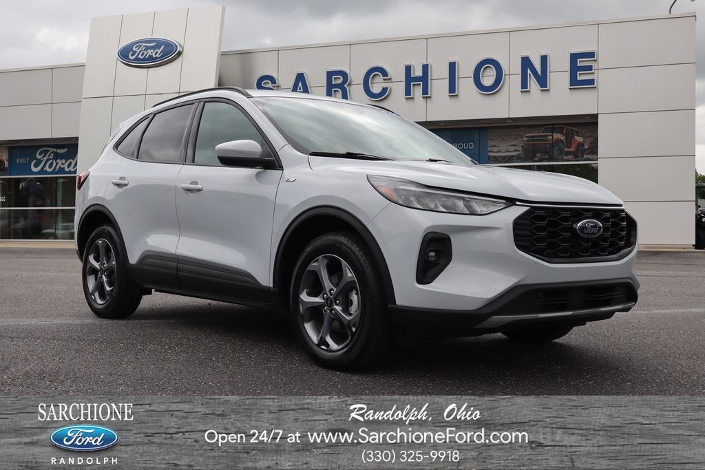 Used 2025 Ford Escape ST-Line Select AWD/4WD image 1