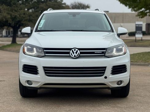 Used 2013 Volkswagen Touareg Hybrid image 2