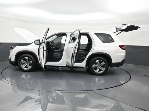 Used 2024 Honda Pilot EX-L image 34