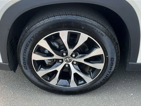 Used 2024 Toyota Grand Highlander AWD Hybrid image 8